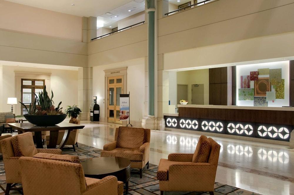 Hilton Houston North Hotel Exterior foto